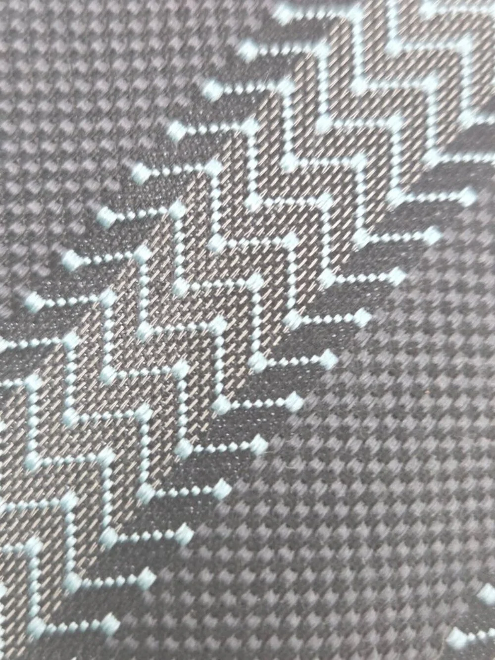 100% Silk Giorgio Armani Collezioni Silk Necktie Blue Gray Chevron 60 Inch Italy